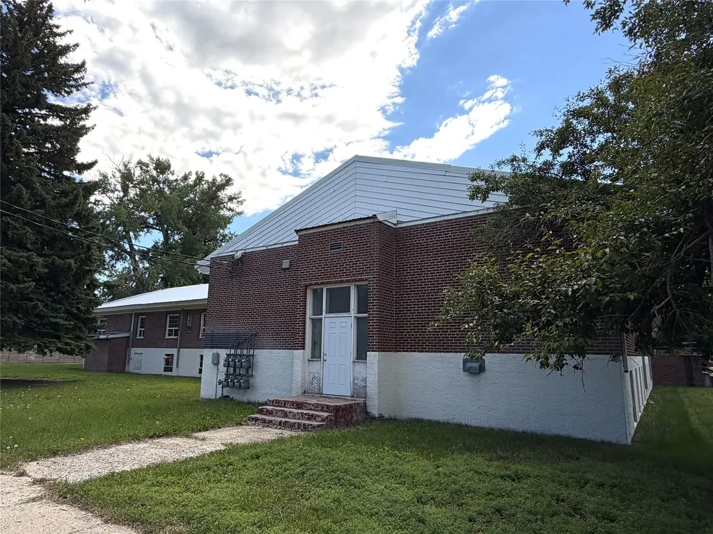 320 1st Street NW Choteau MT 59422