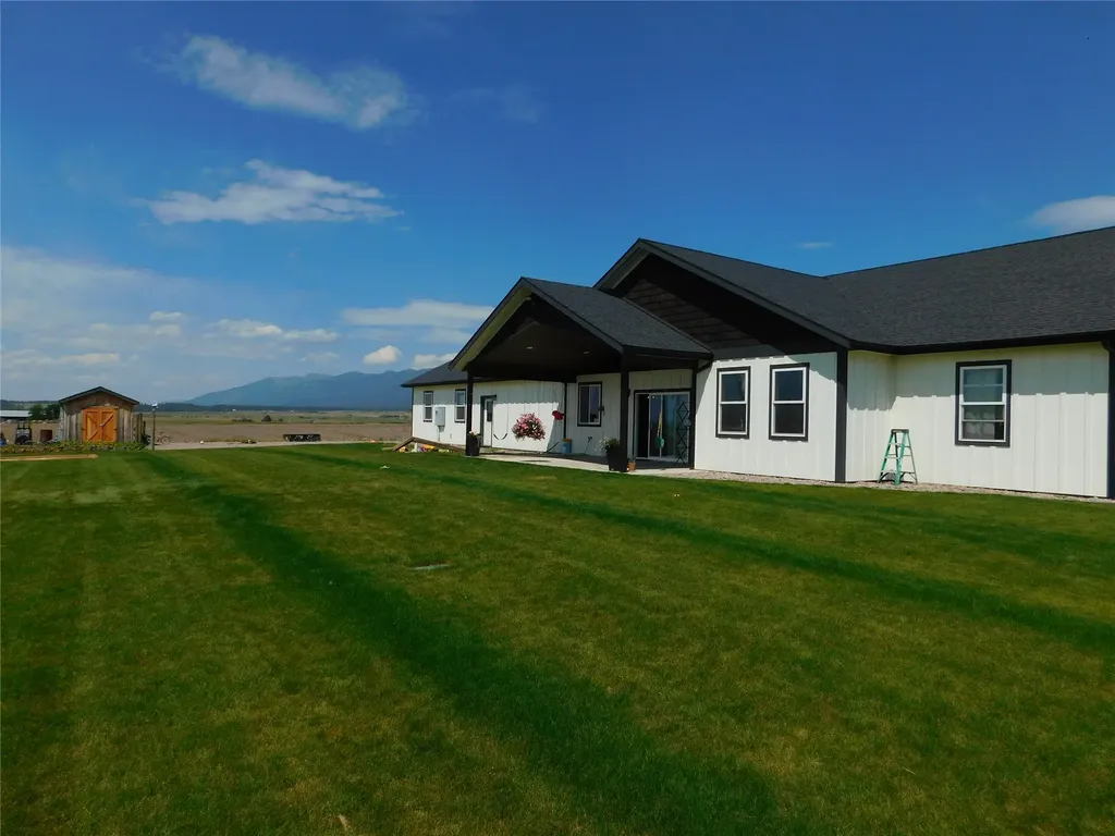 33460 Overland Road St Ignatius MT 59865