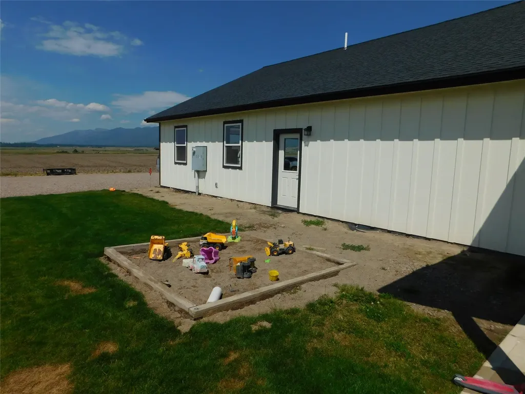33460 Overland Road St Ignatius MT 59865