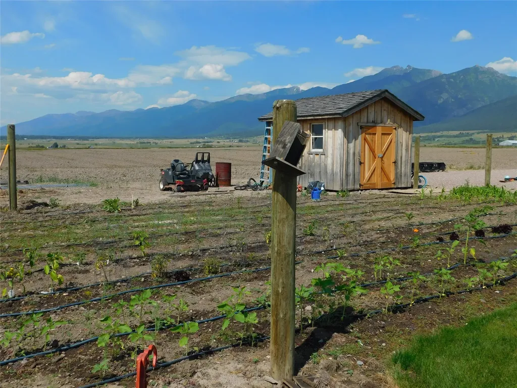 33460 Overland Road St Ignatius MT 59865