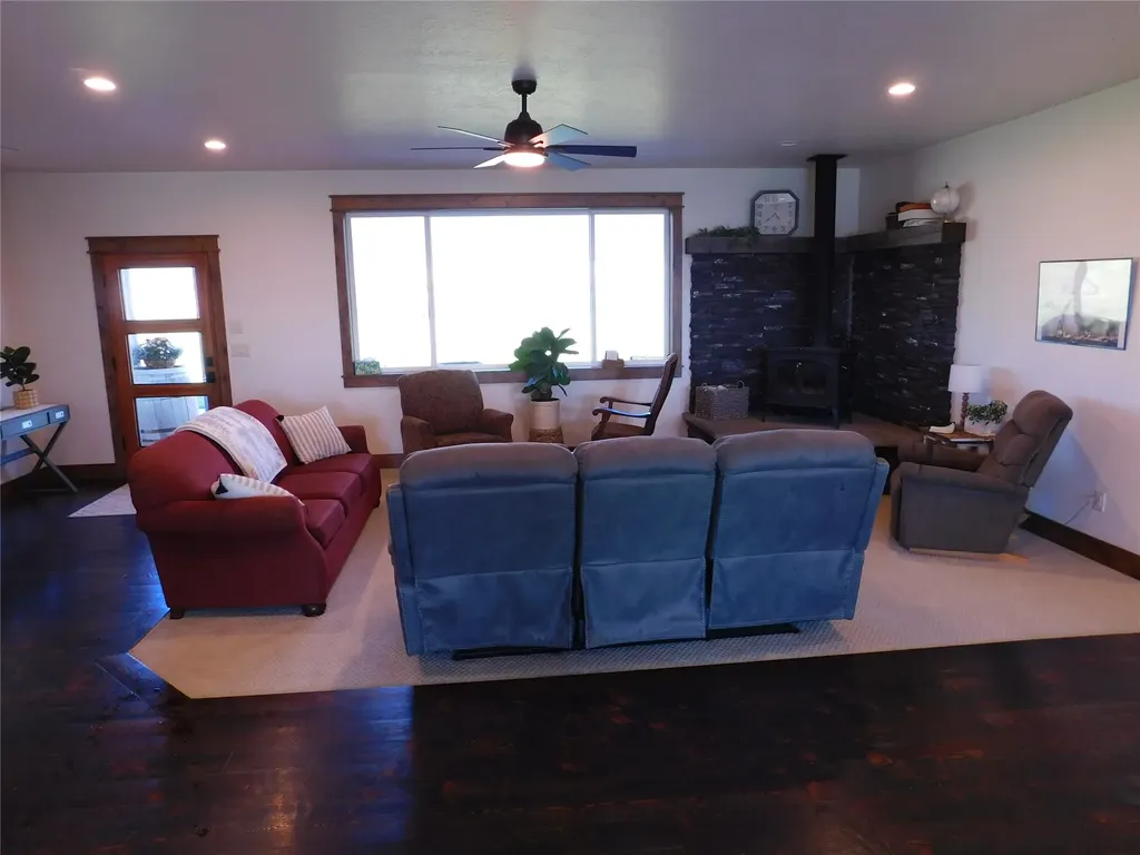 33460 Overland Road St Ignatius MT 59865