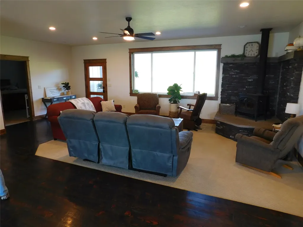 33460 Overland Road St Ignatius MT 59865