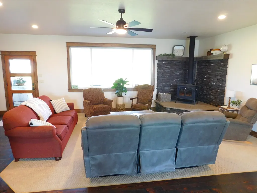 33460 Overland Road St Ignatius MT 59865