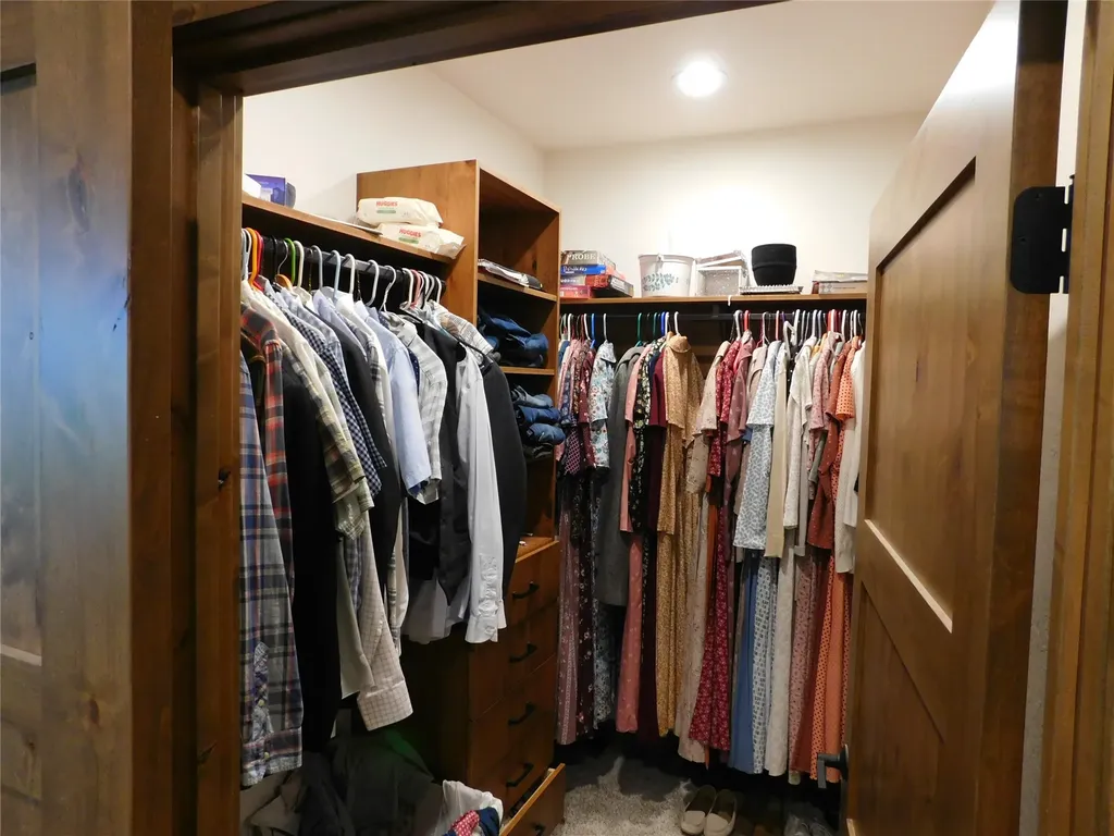 33460 Overland Road St Ignatius MT 59865