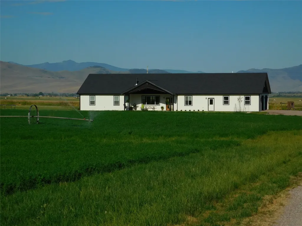 33460 Overland Road St Ignatius MT 59865