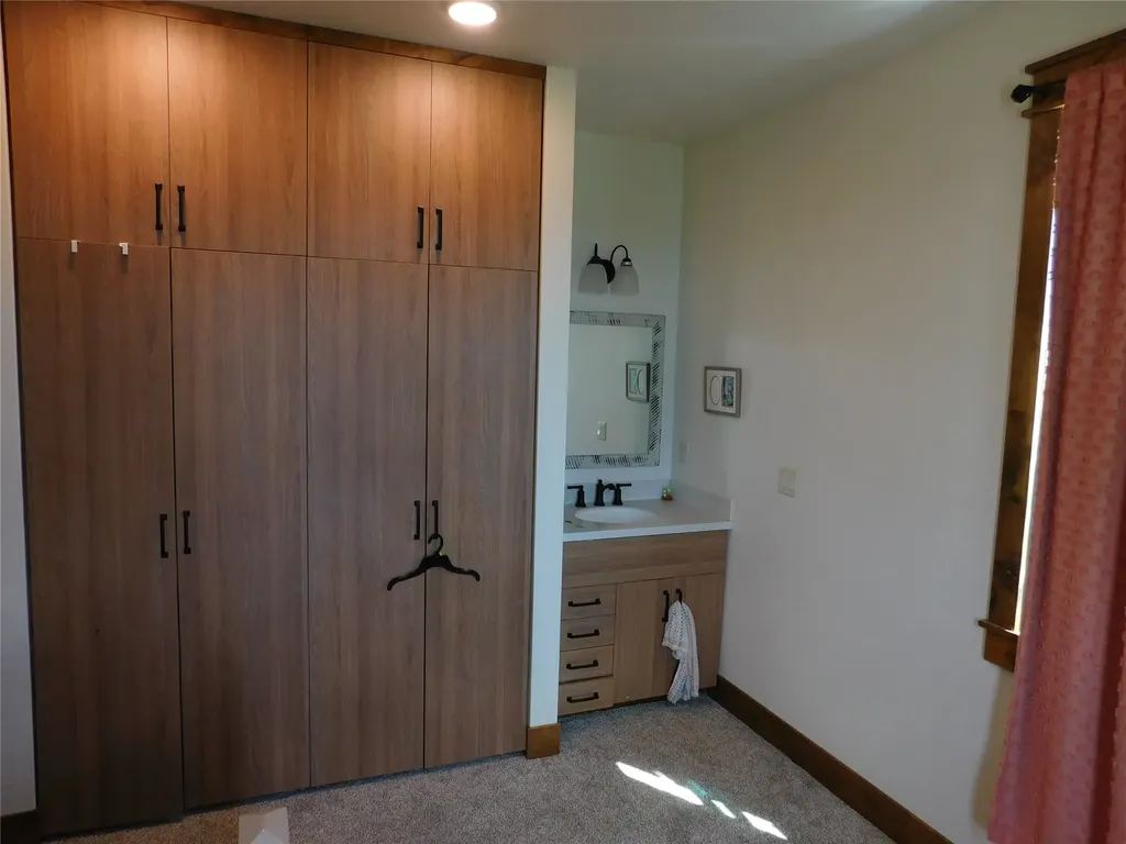 33460 Overland Road St Ignatius MT 59865