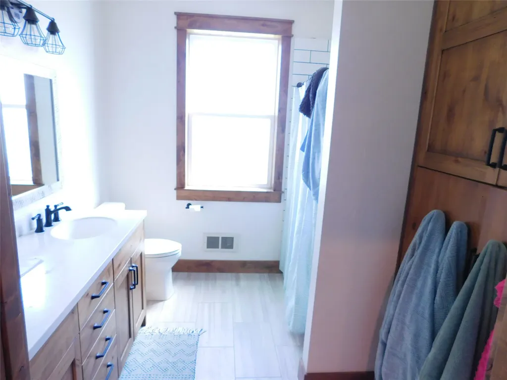 33460 Overland Road St Ignatius MT 59865