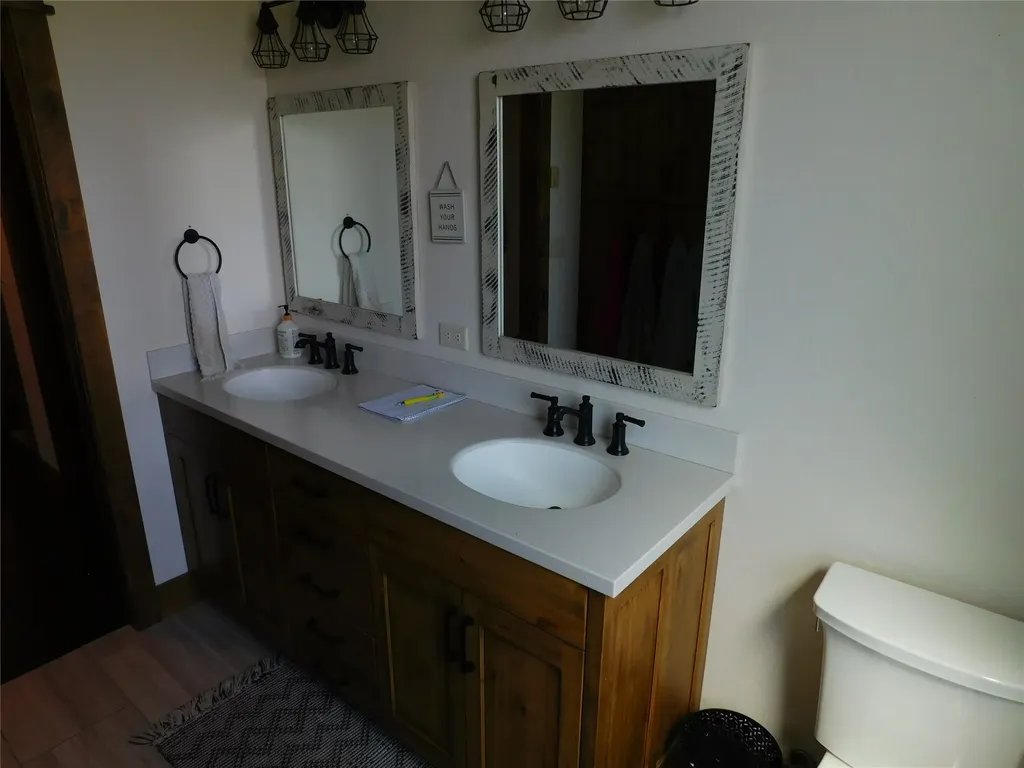 33460 Overland Road St Ignatius MT 59865