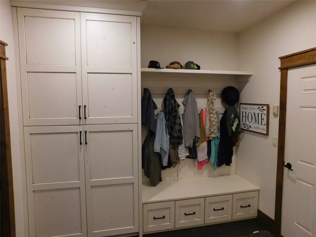 33460 Overland Road St Ignatius MT 59865