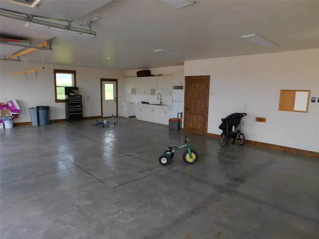 33460 Overland Road St Ignatius MT 59865