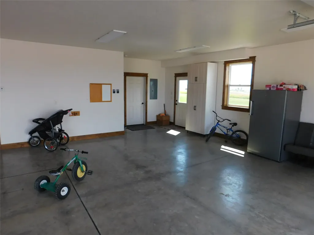 33460 Overland Road St Ignatius MT 59865