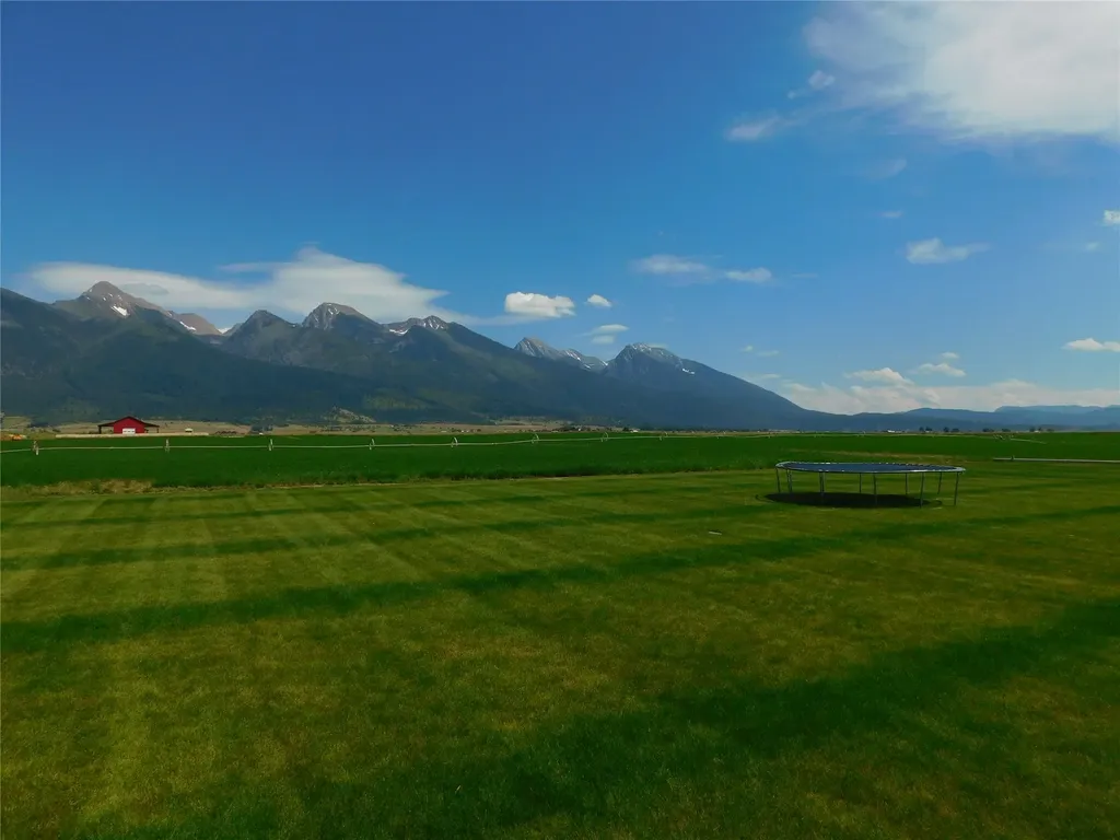 33460 Overland Road St Ignatius MT 59865