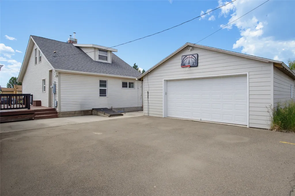 3015 Richardson Street Butte MT 59701