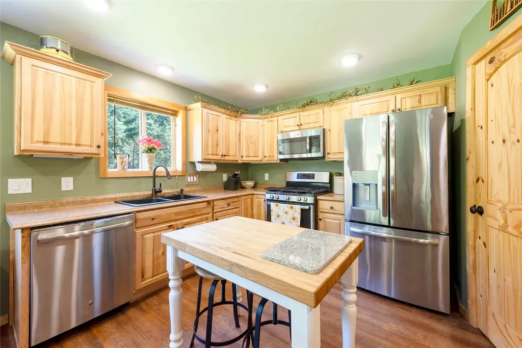 3060 Mt Highway 200 Trout Creek MT 59874