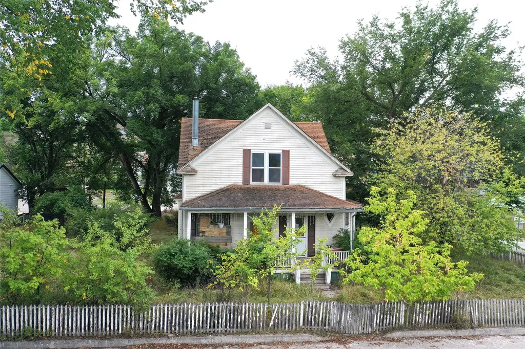 509 1st Avenue E Eureka MT 59917