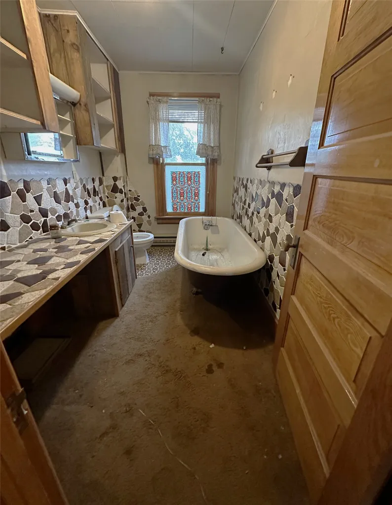 509 1st Avenue E Eureka MT 59917