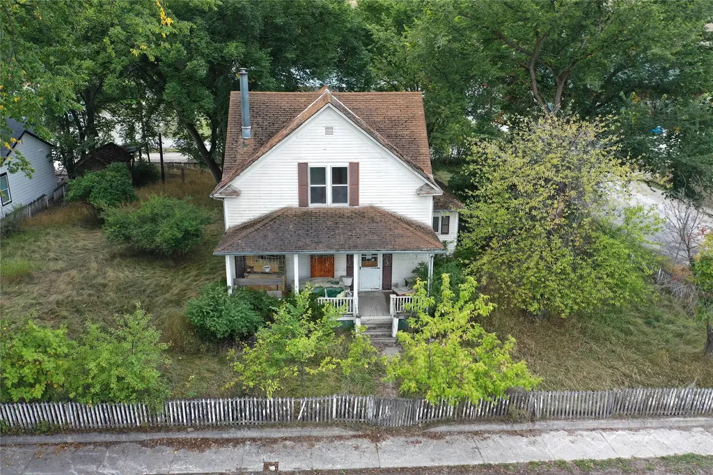 509 1st Avenue E Eureka MT 59917