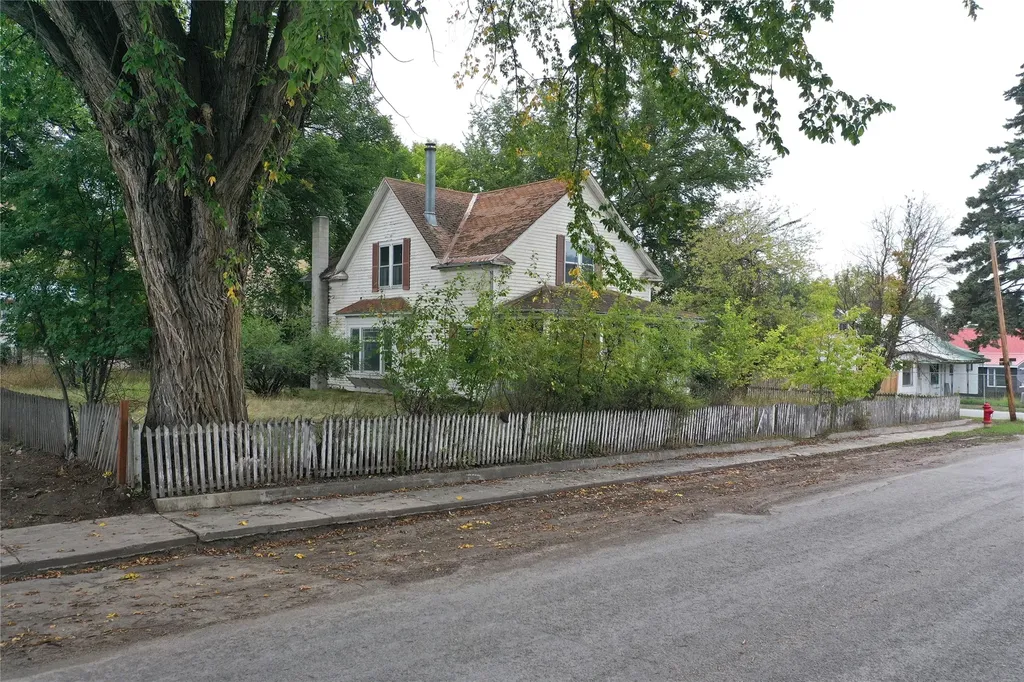 509 1st Avenue E Eureka MT 59917