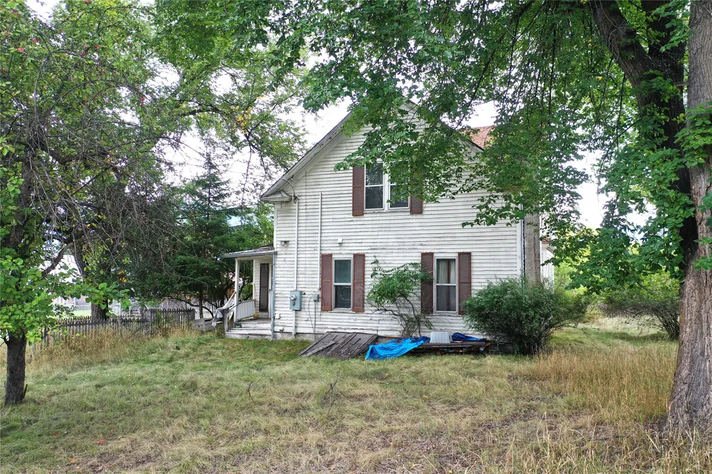 509 1st Avenue E Eureka MT 59917
