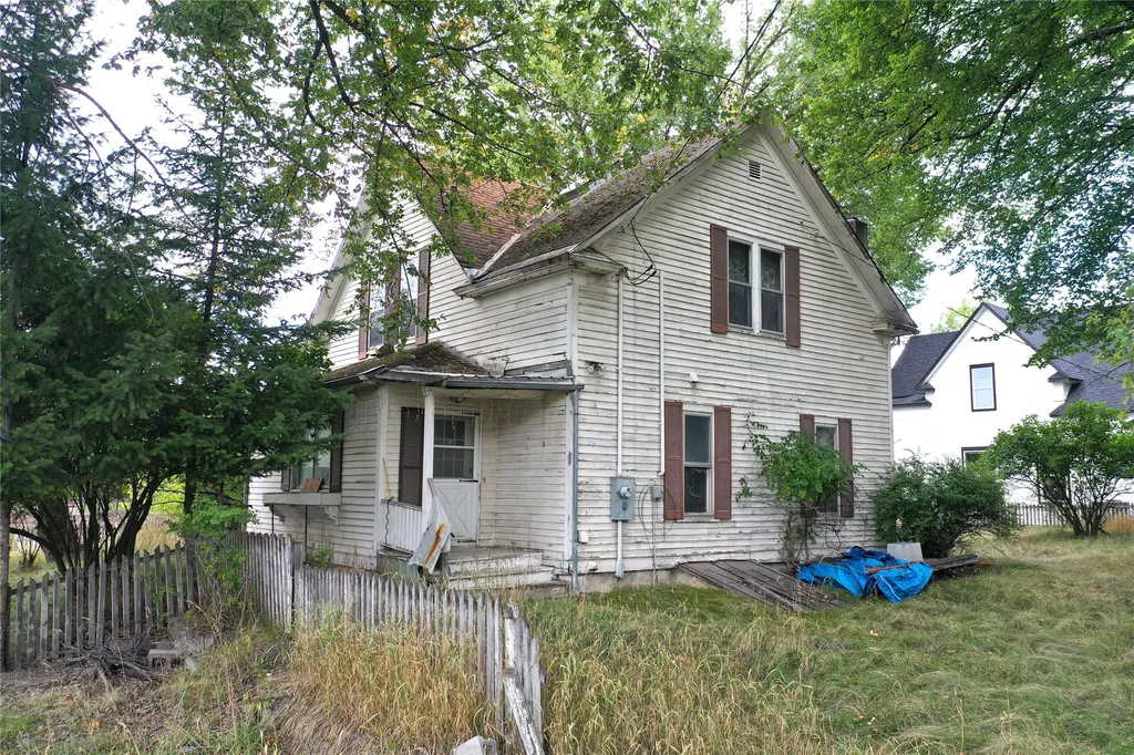 509 1st Avenue E Eureka MT 59917