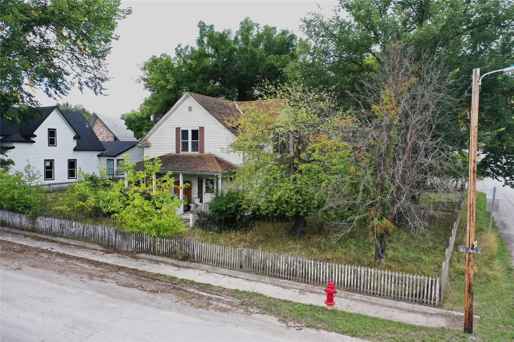 509 1st Avenue E Eureka MT 59917