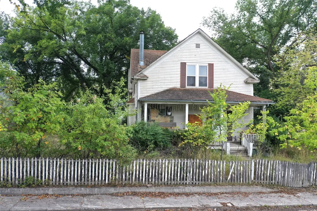 509 1st Avenue E Eureka MT 59917