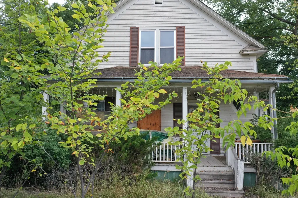 509 1st Avenue E Eureka MT 59917