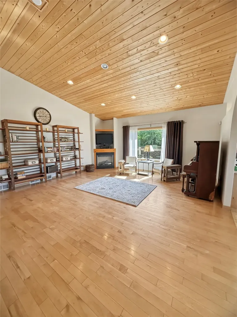 930 Spirit Drive Shelby MT 59474
