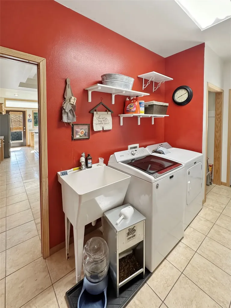 930 Spirit Drive Shelby MT 59474