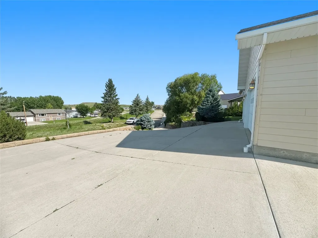930 Spirit Drive Shelby MT 59474