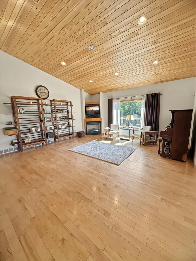 930 Spirit Drive Shelby MT 59474