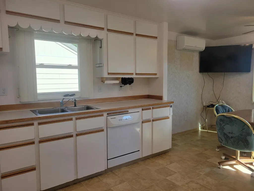 1304 Leslie Avenue Helena MT 59601