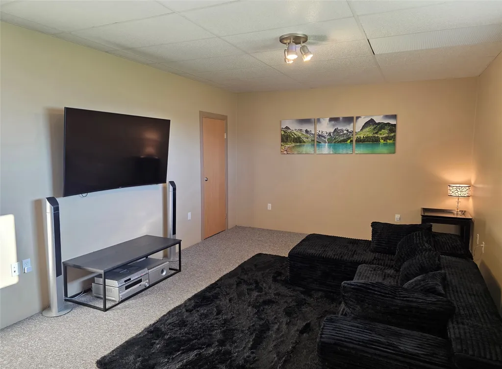 229 Central Ave Central Avenue Sweet Grass MT 59484