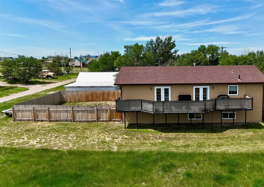 229 Central Ave Central Avenue Sweet Grass MT 59484
