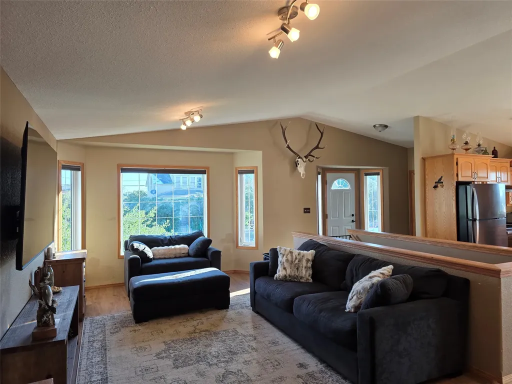 229 Central Ave Central Avenue Sweet Grass MT 59484