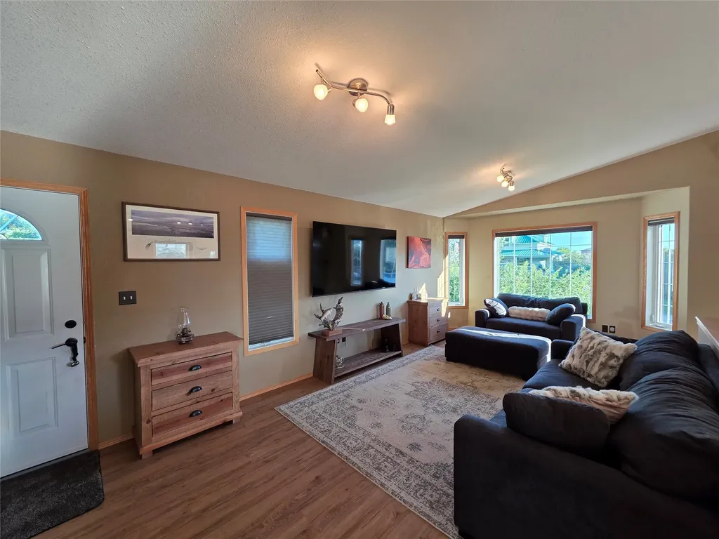 229 Central Ave Central Avenue Sweet Grass MT 59484