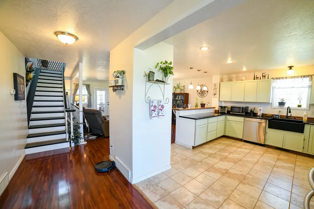830 1st Avenue Vaughn MT 59487