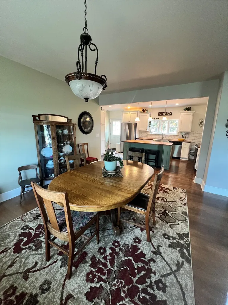 724 4th Street Valier MT 59486