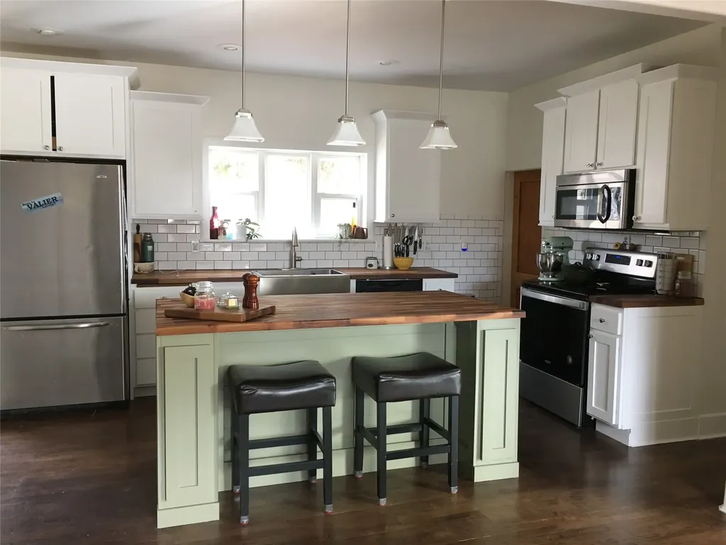 724 4th Street Valier MT 59486