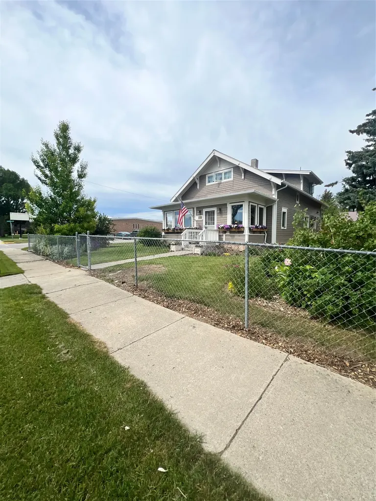 724 4th Street Valier MT 59486
