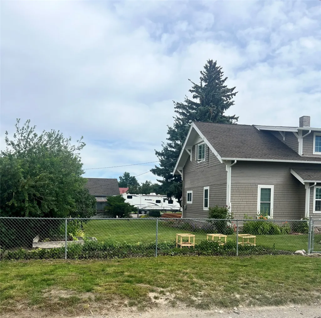 724 4th Street Valier MT 59486