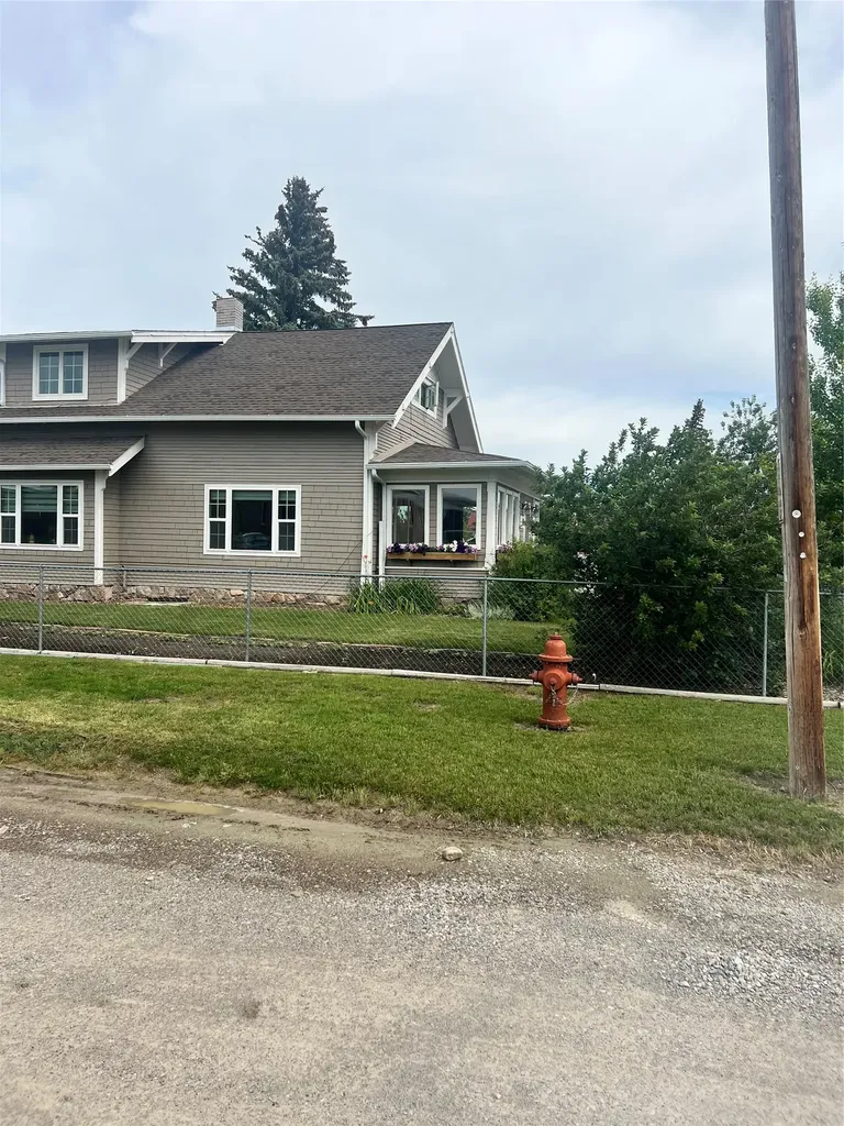 724 4th Street Valier MT 59486