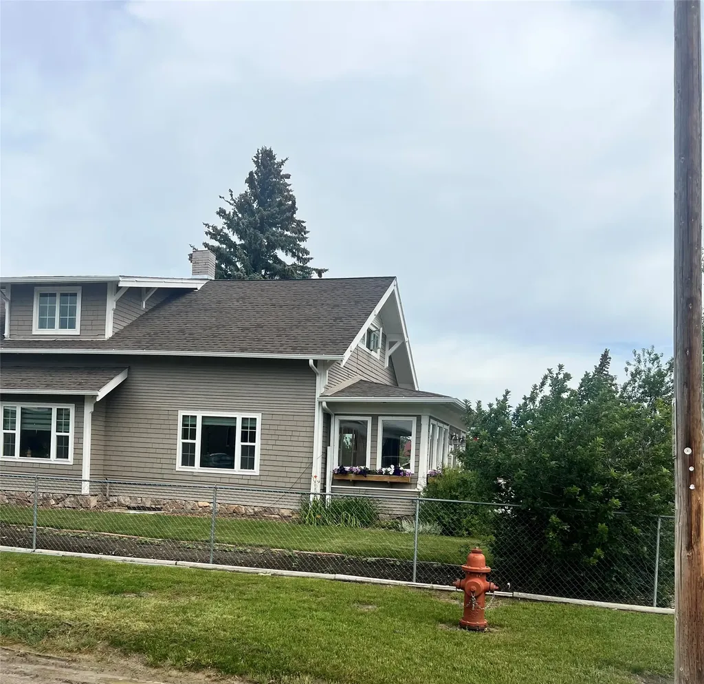 724 4th Street Valier MT 59486