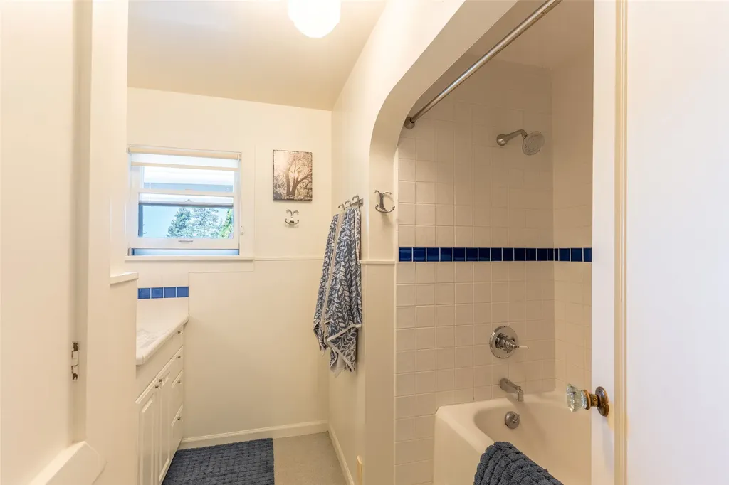 21034 Mt Highway 35 Bigfork MT 59911