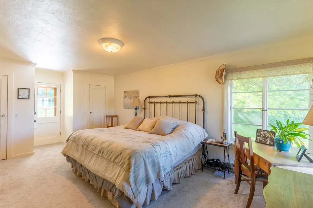 21034 Mt Highway 35 Bigfork MT 59911