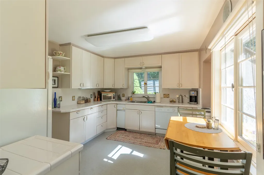 21034 Mt Highway 35 Bigfork MT 59911