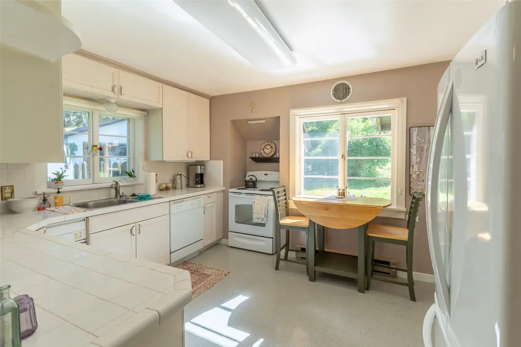 21034 Mt Highway 35 Bigfork MT 59911
