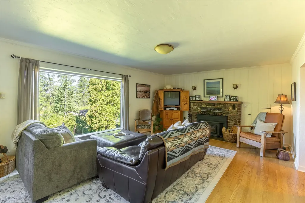 21034 Mt Highway 35 Bigfork MT 59911