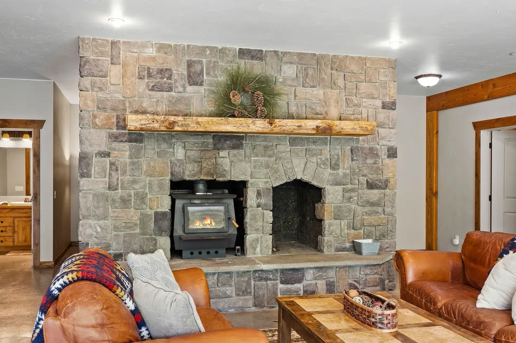 70 Big Cedar Bigfork MT 59911