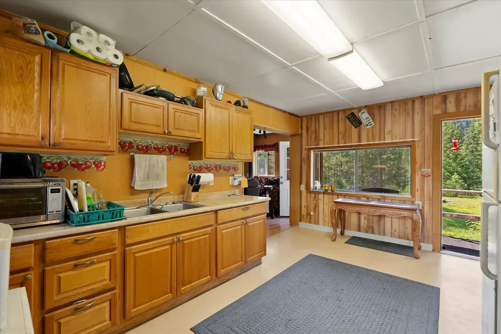 180 Cabin City Loop St Regis MT 59866